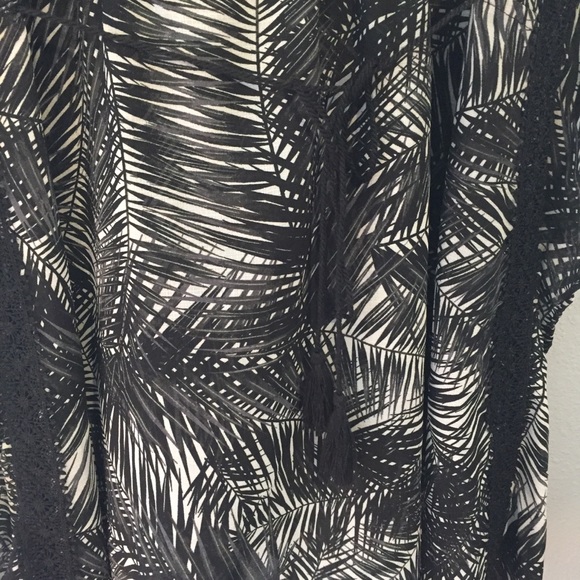 TIME AND TRU BATHING SUIT COVER LARGE - Picture 5 of 6